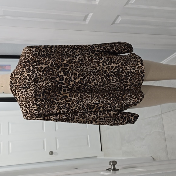 Oversized Animal Print Blouse - Picture 4 of 4